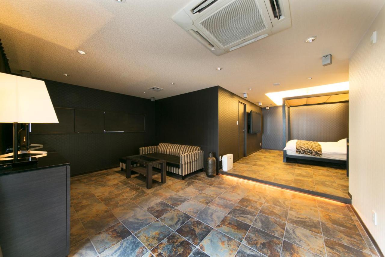 Hotel Lotus Toyonaka (Adults Only) Osaka Dış mekan fotoğraf