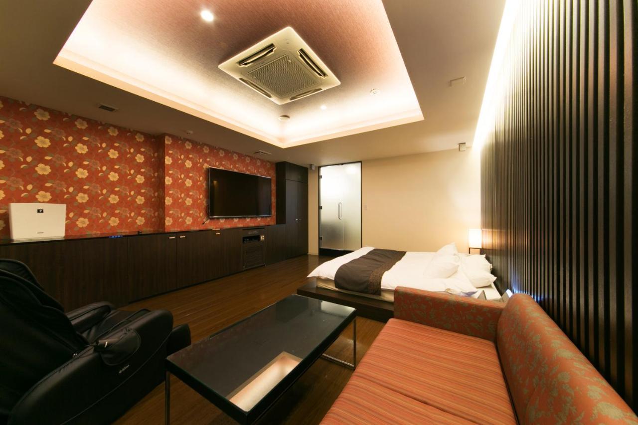 Hotel Lotus Toyonaka (Adults Only) Osaka Dış mekan fotoğraf